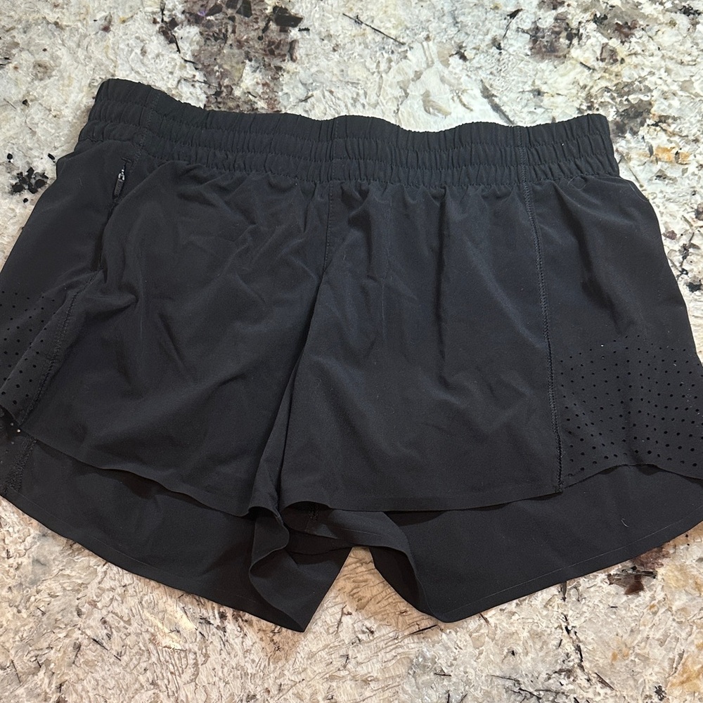 Athleta hustler 3” short—black (small)